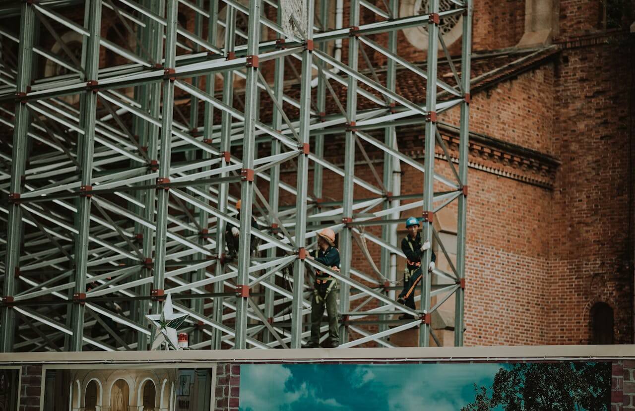 birdcage scaffolding in croydon